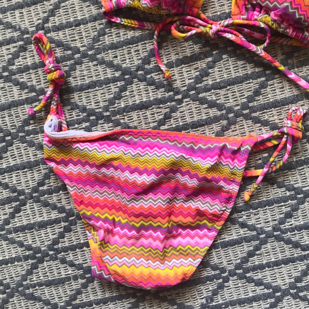 Bikini 👙🧡💗💛💜 - Picture 5 of 8